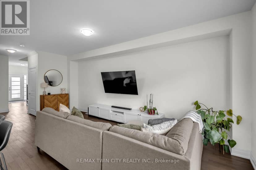 536 Grey Street — photo 8 of 34