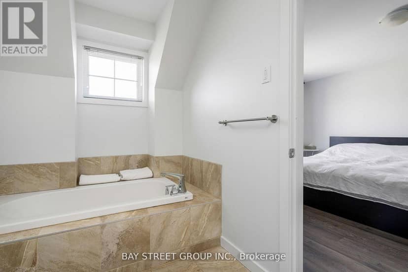 142 Yellow Birch Crescent — photo 12 of 20