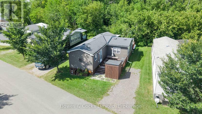 15 The Point Dr. - 1235 Villiers Line — photo 38 of 40