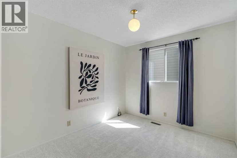 127 Falshire Way NE — photo 16 of 39