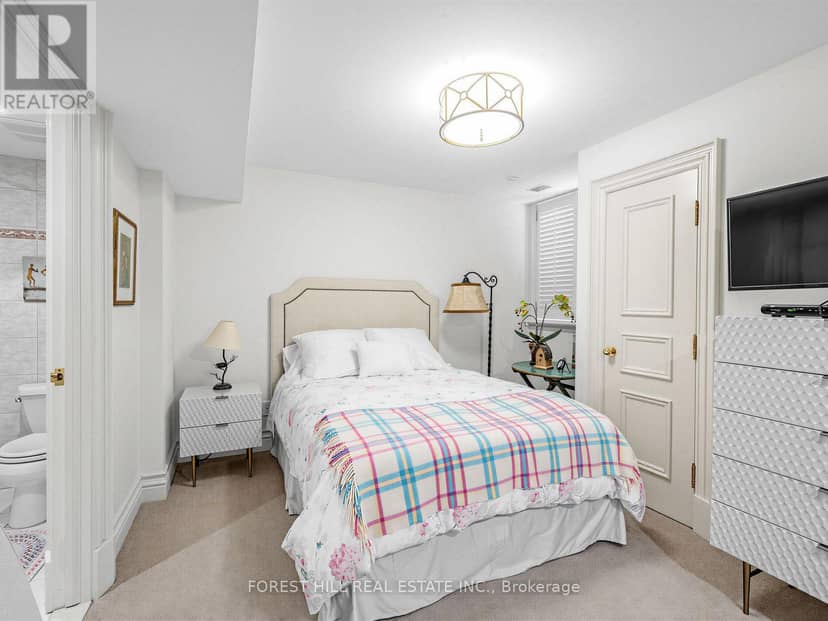 105 Dunvegan Road — photo 38 of 40
