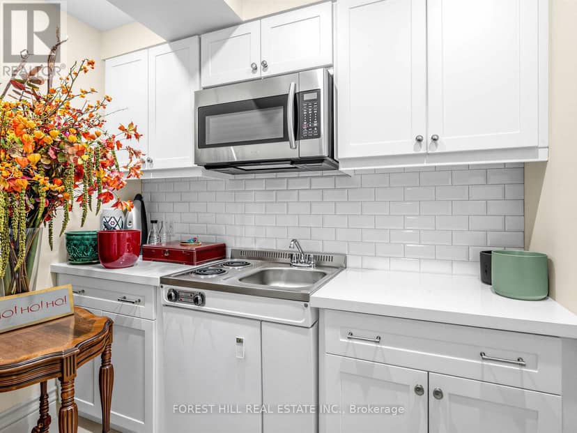 105 Dunvegan Road — photo 39 of 40