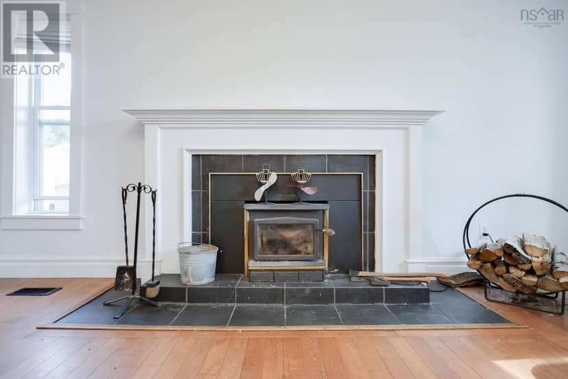 118 Belcher Street — photo 17 of 40
