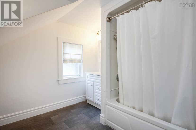 118 Belcher Street — photo 33 of 40
