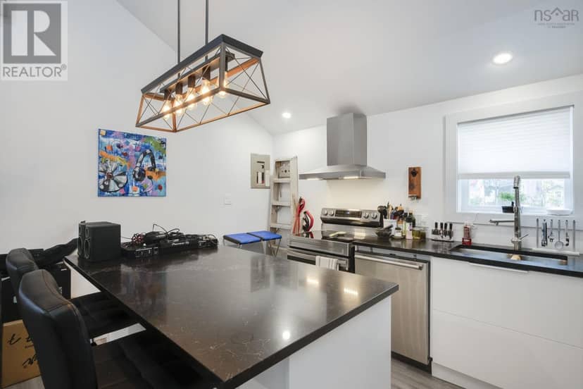 118 Belcher Street — photo 36 of 40