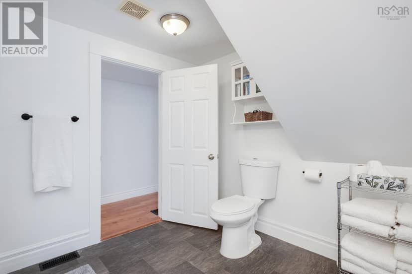 118 Belcher Street — photo 31 of 40