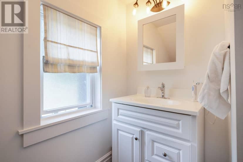118 Belcher Street — photo 32 of 40