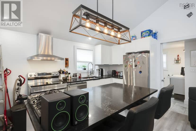 118 Belcher Street — photo 37 of 40