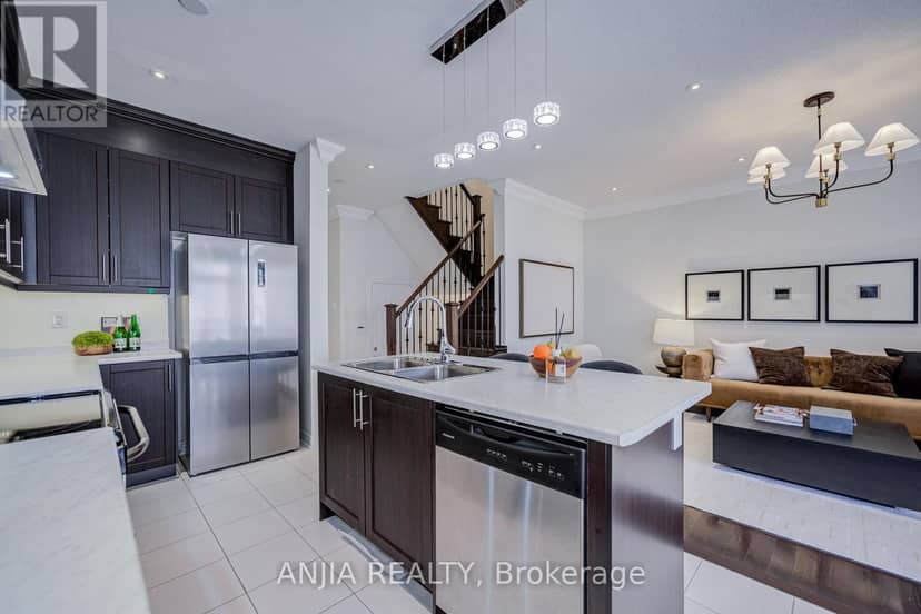 205 Harbord Street — photo 21 of 40
