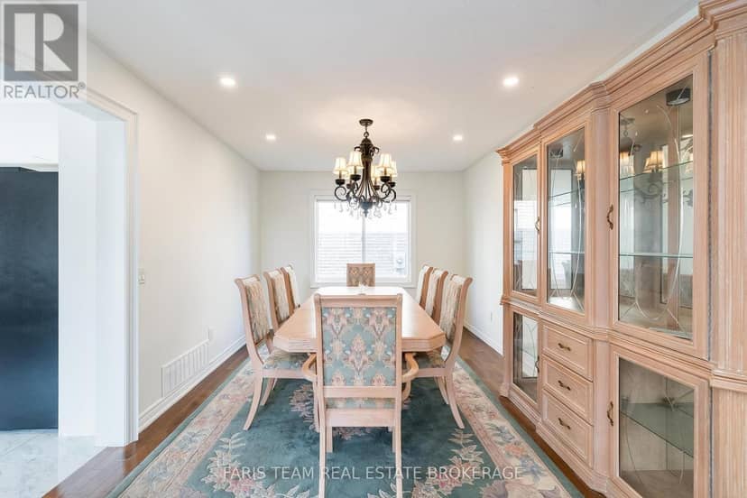 2 Vanessa Drive — photo 10 of 40