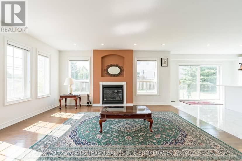 2 Vanessa Drive — photo 12 of 40