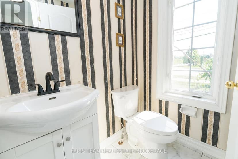 2 Vanessa Drive — photo 16 of 40