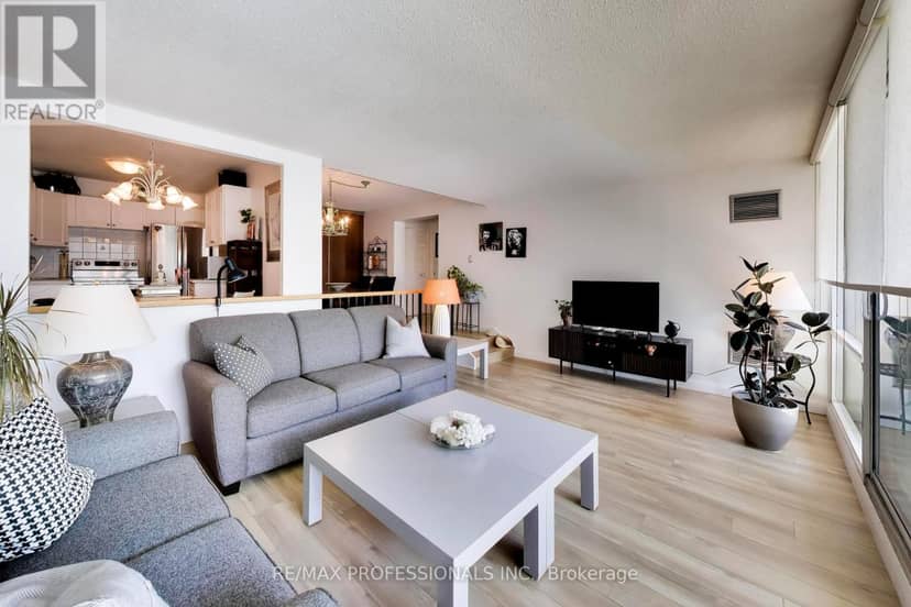 207 - 260 Scarlett Road — photo 18 of 38