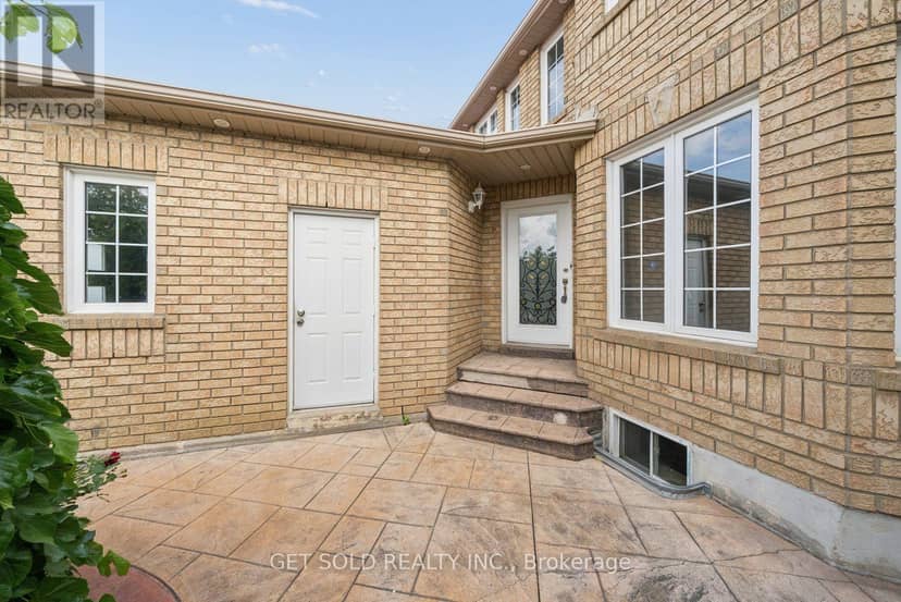 57 Oaklea Boulevard — photo 2 of 22