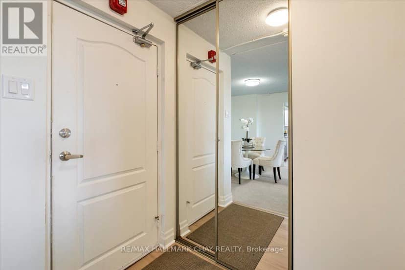 706 - 414 Blake Street — photo 10 of 40
