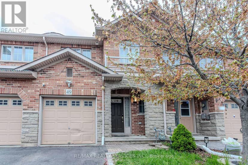 49 Marina Point Crescent N — photo 2 of 39