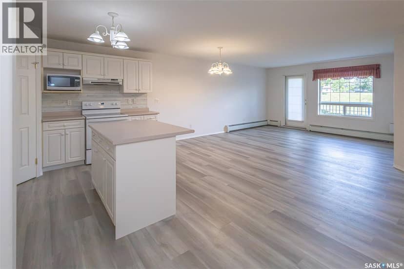 104 934 Heritage VIEW — photo 2 of 40