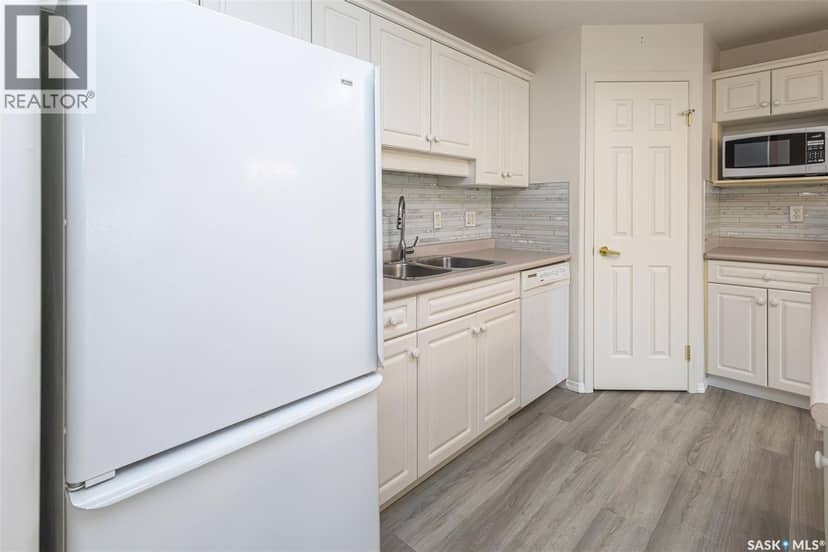 104 934 Heritage VIEW — photo 4 of 40