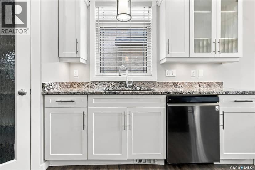 5306 Watson WAY — photo 13 of 40