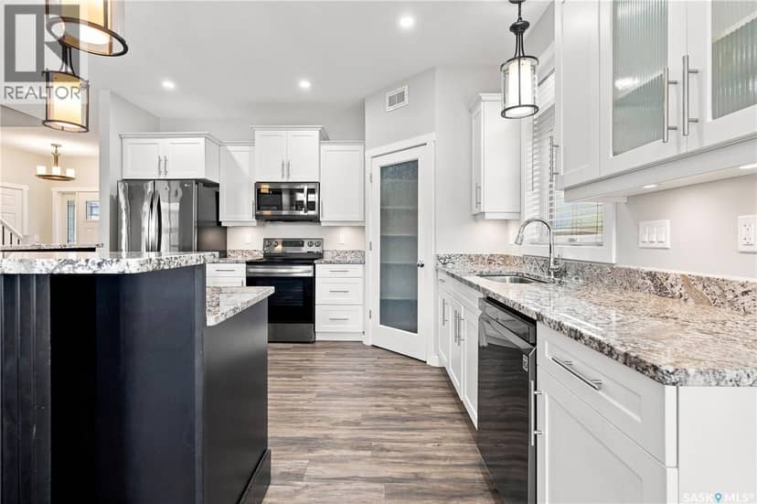 5306 Watson WAY — photo 15 of 40