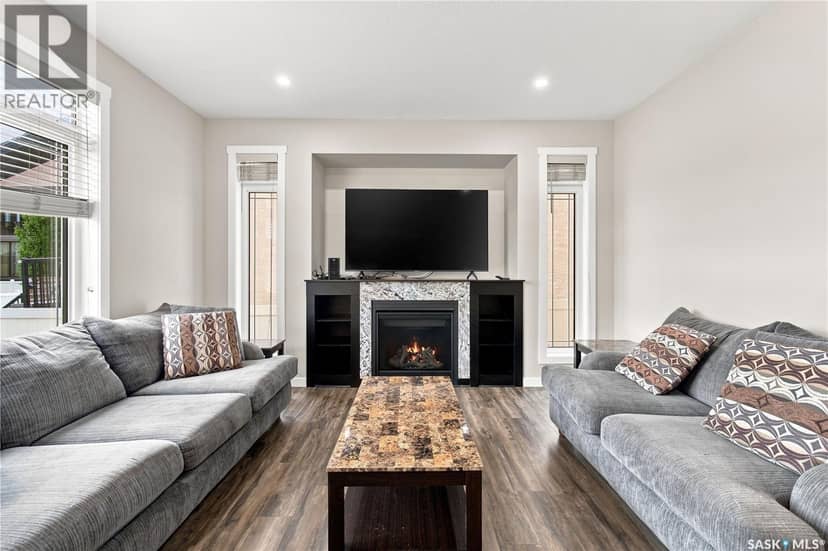 5306 Watson WAY — photo 7 of 40