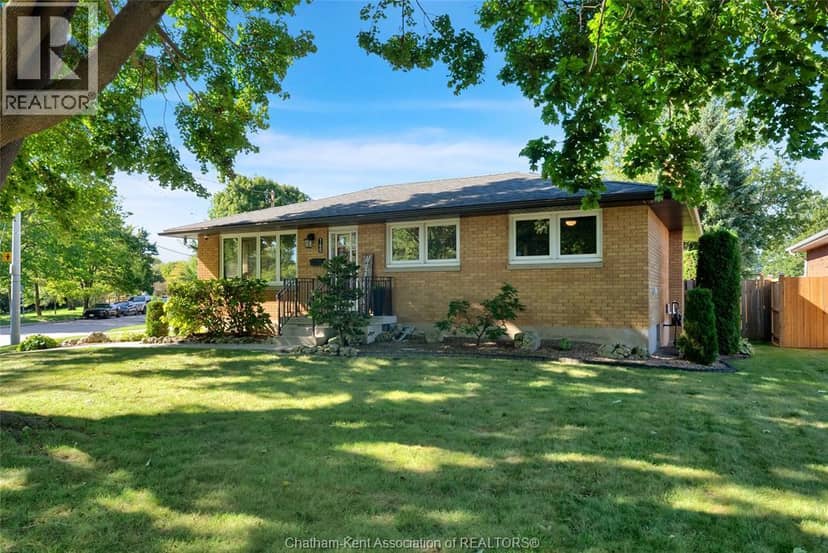 160 John STREET — photo 1 of 40