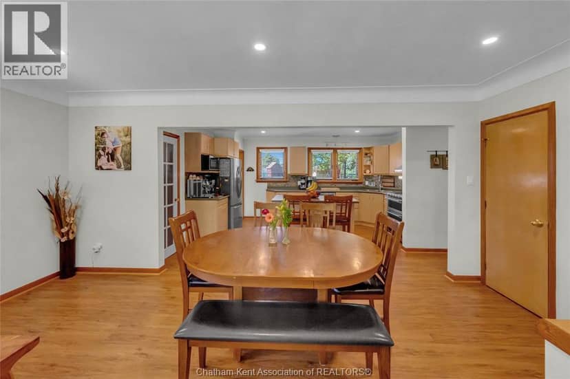 160 John STREET — photo 12 of 40