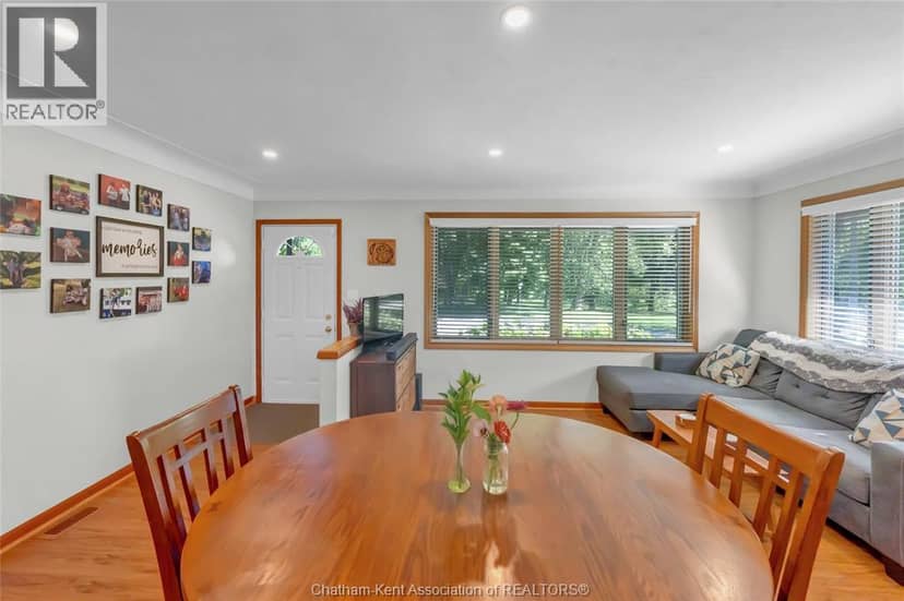 160 John STREET — photo 13 of 40