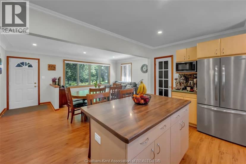160 John STREET — photo 17 of 40