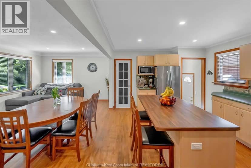 160 John STREET — photo 20 of 40