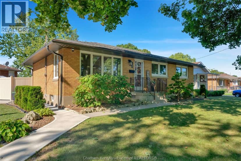 160 John STREET — photo 3 of 40
