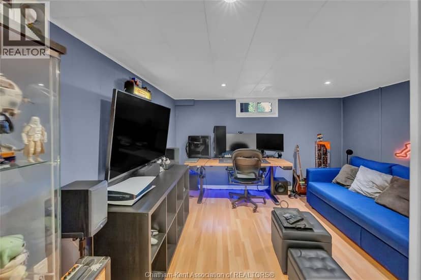 160 John STREET — photo 34 of 40