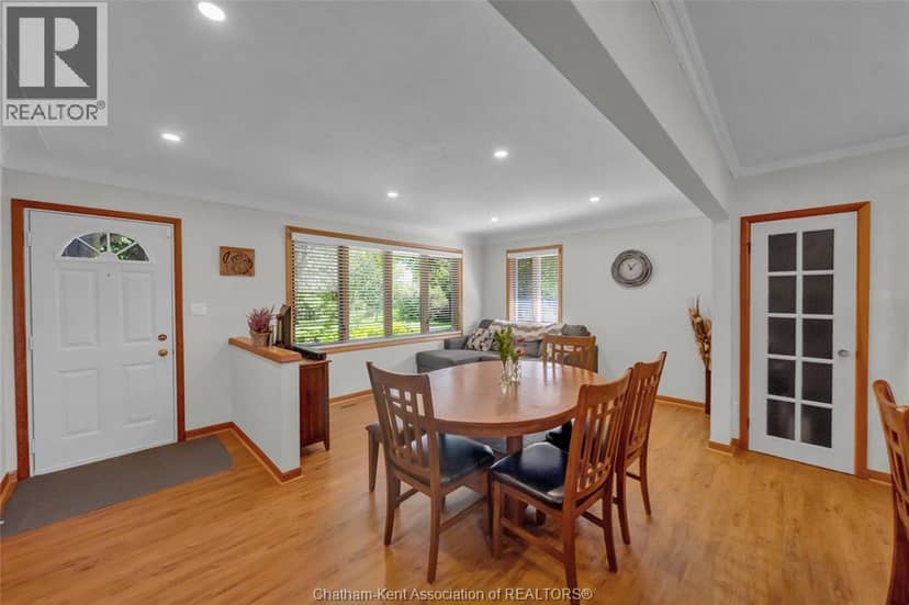 160 John STREET — photo 7 of 40