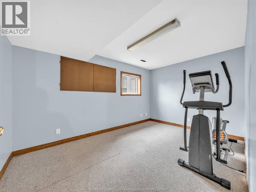 43 Sandy Lake DRIVE — photo 14 of 40