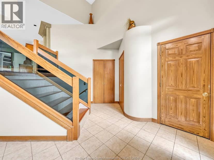 43 Sandy Lake DRIVE — photo 3 of 40