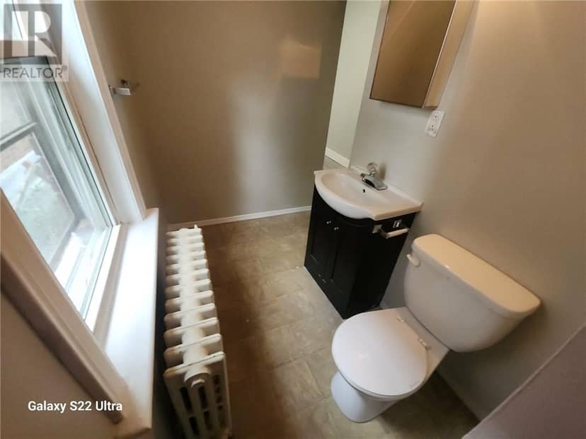 335 Frood Road — photo 6 of 8