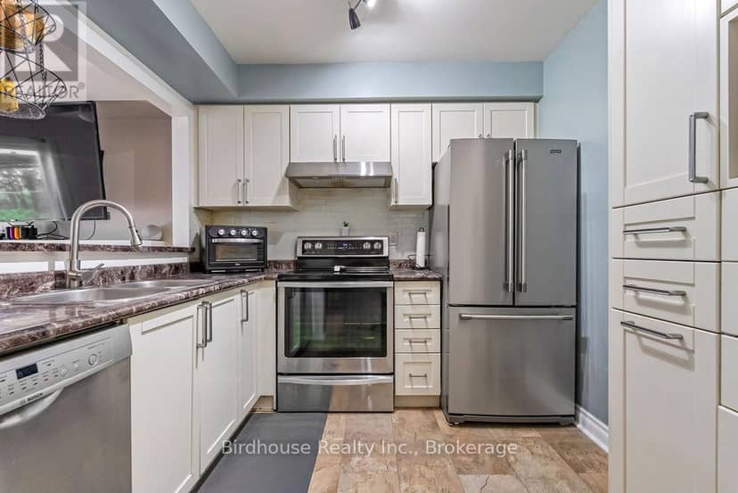 80 Lorne Street — photo 15 of 32