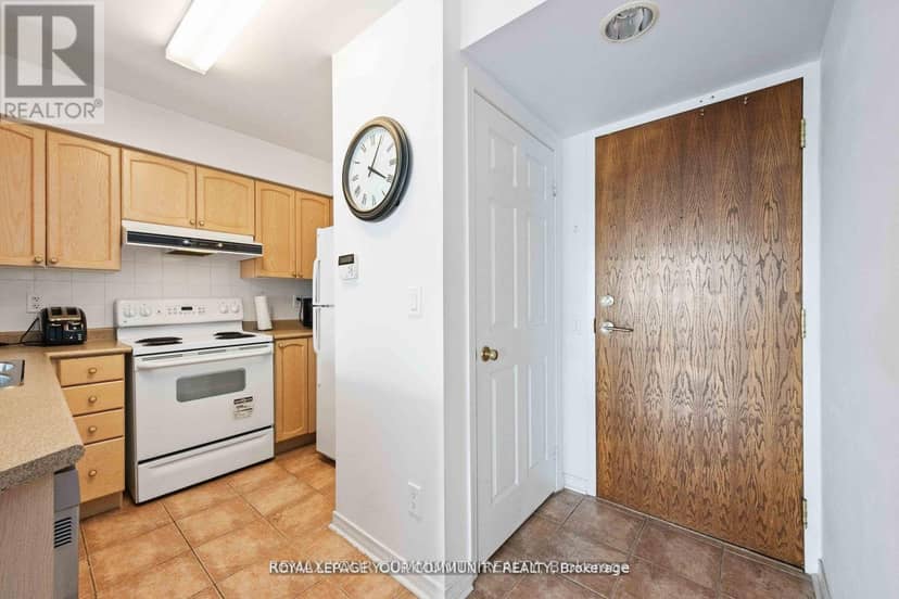 909 - 23 Oneida Crescent — photo 5 of 36