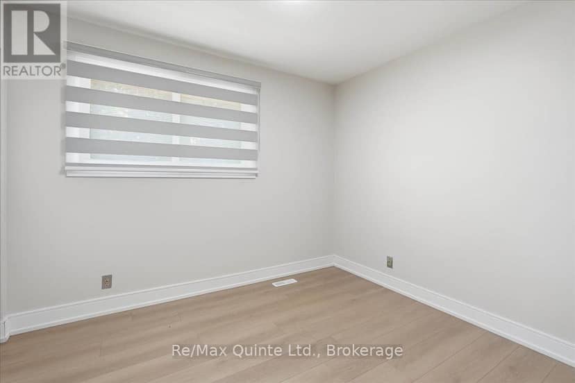 15 Robertson Lane — photo 17 of 40