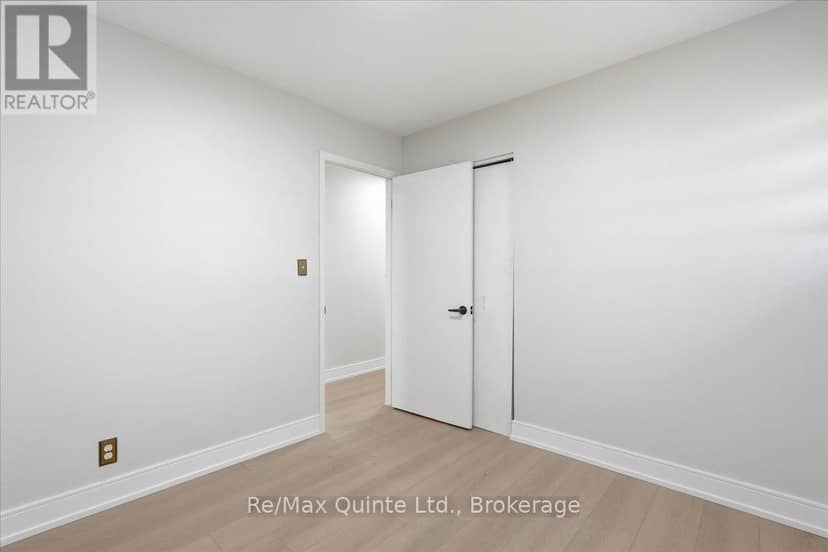 15 Robertson Lane — photo 24 of 40
