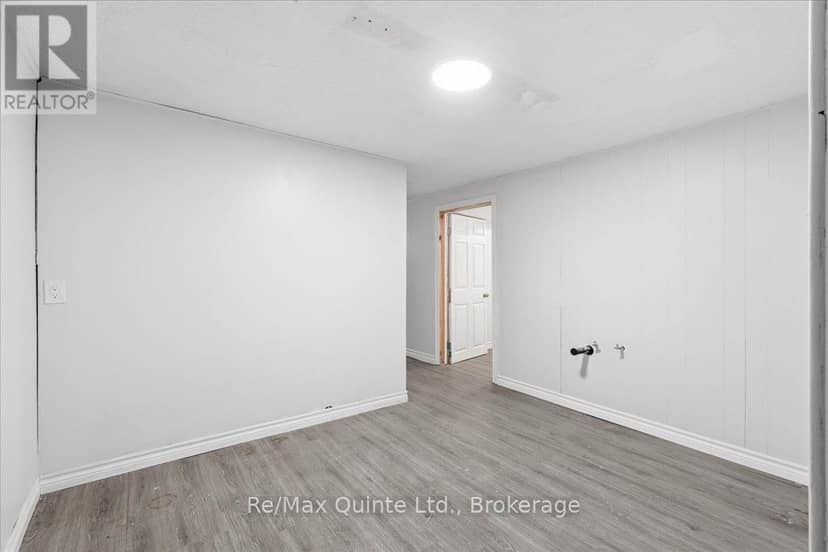 15 Robertson Lane — photo 26 of 40