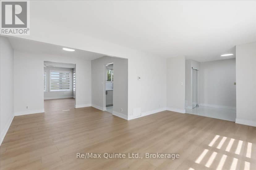 15 Robertson Lane — photo 6 of 40