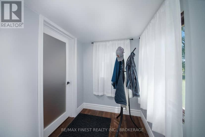 7720 Front Road, Loyalist, photo 6