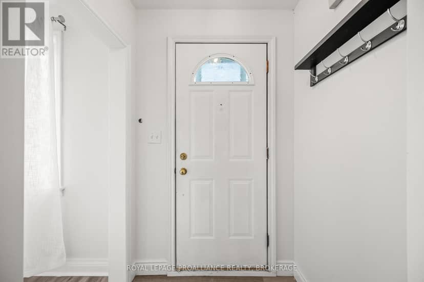 260 Elmwood Street — photo 4 of 40
