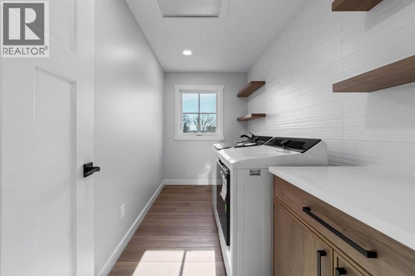 4907 53 Street — photo 15 of 32