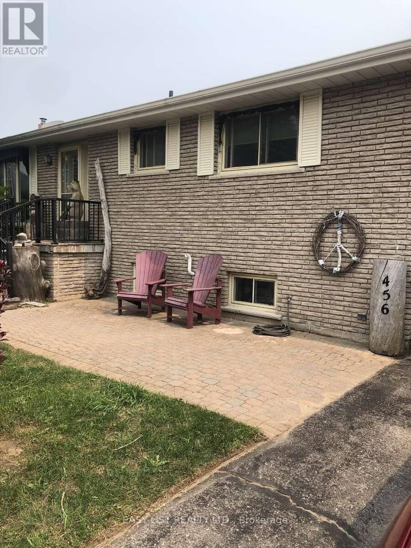 456 Old Surrey Lane, Kawartha Lakes, photo 2