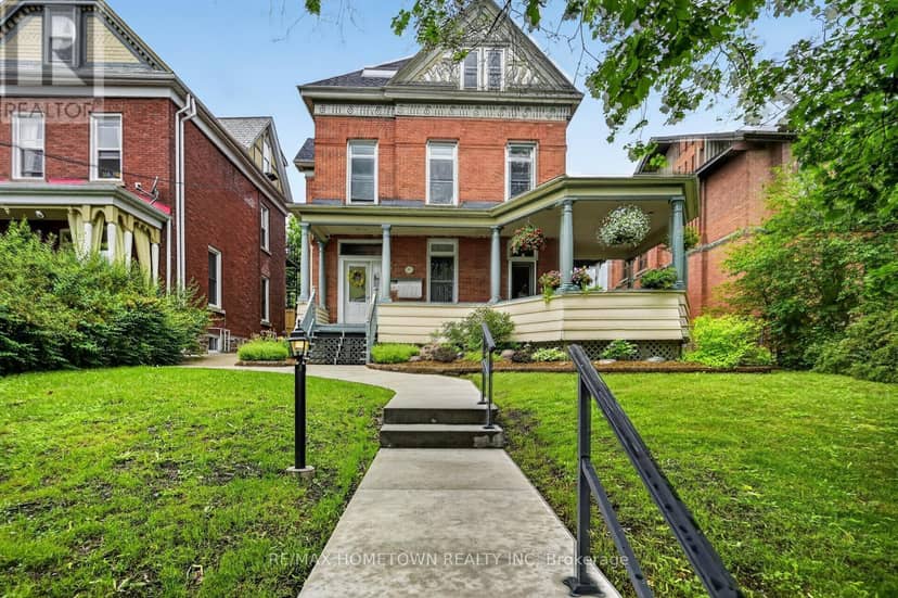 98 Pine Street, Brockville, photo 3