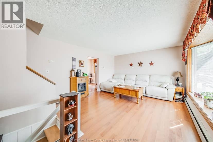 5122 Colbourne Drive — photo 3 of 40