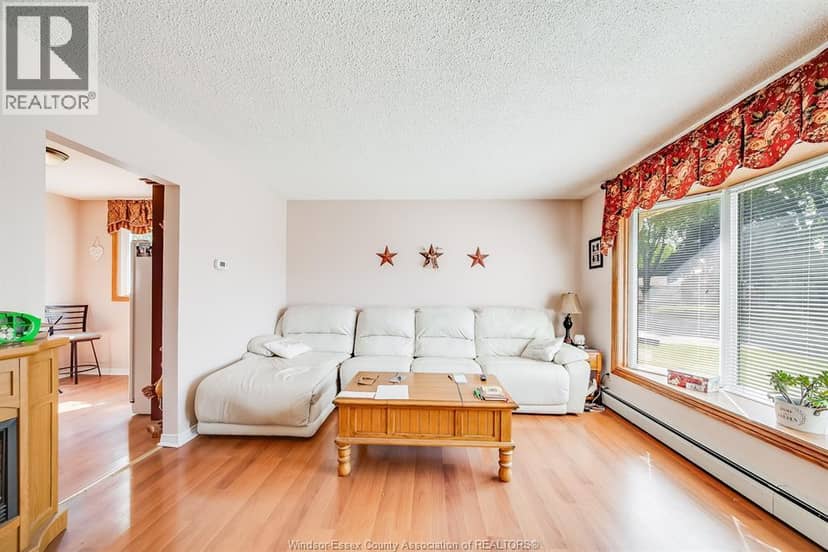 5122 Colbourne Drive — photo 4 of 40