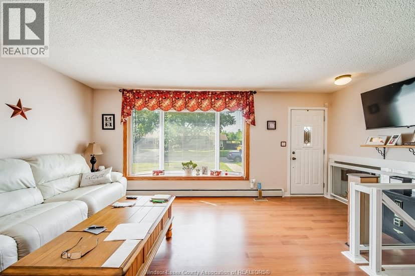 5122 Colbourne Drive — photo 8 of 40